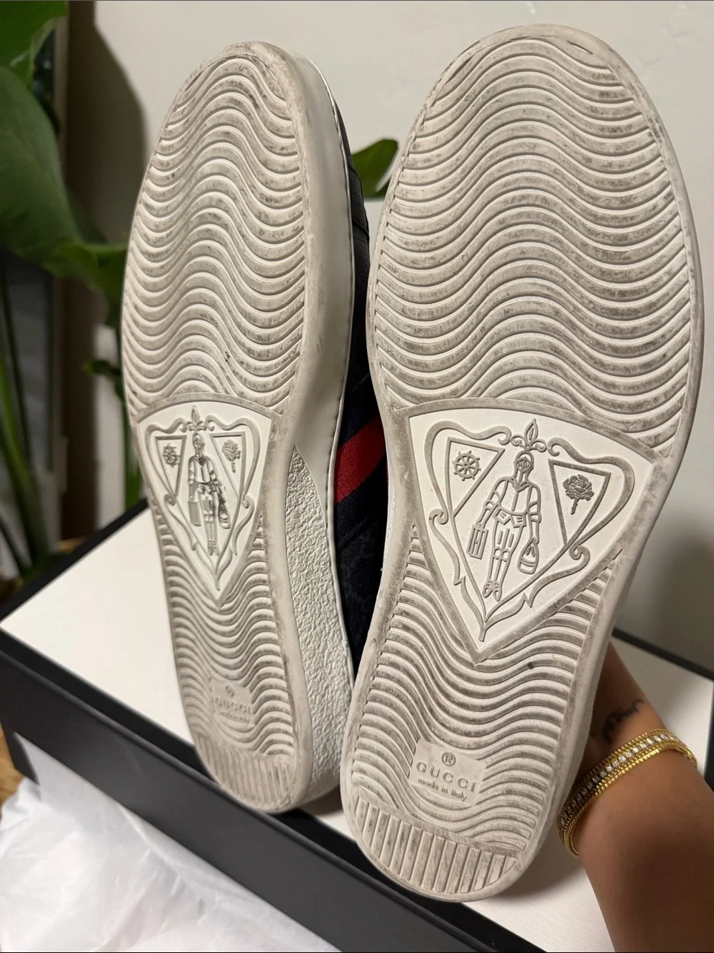 Gucci Ace GG Supreme canvas sneakers. Authentic